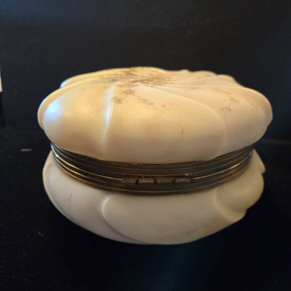 Stunning large Wavecrest Dresser Box with Ferns and Floral - Picture 5 of 10